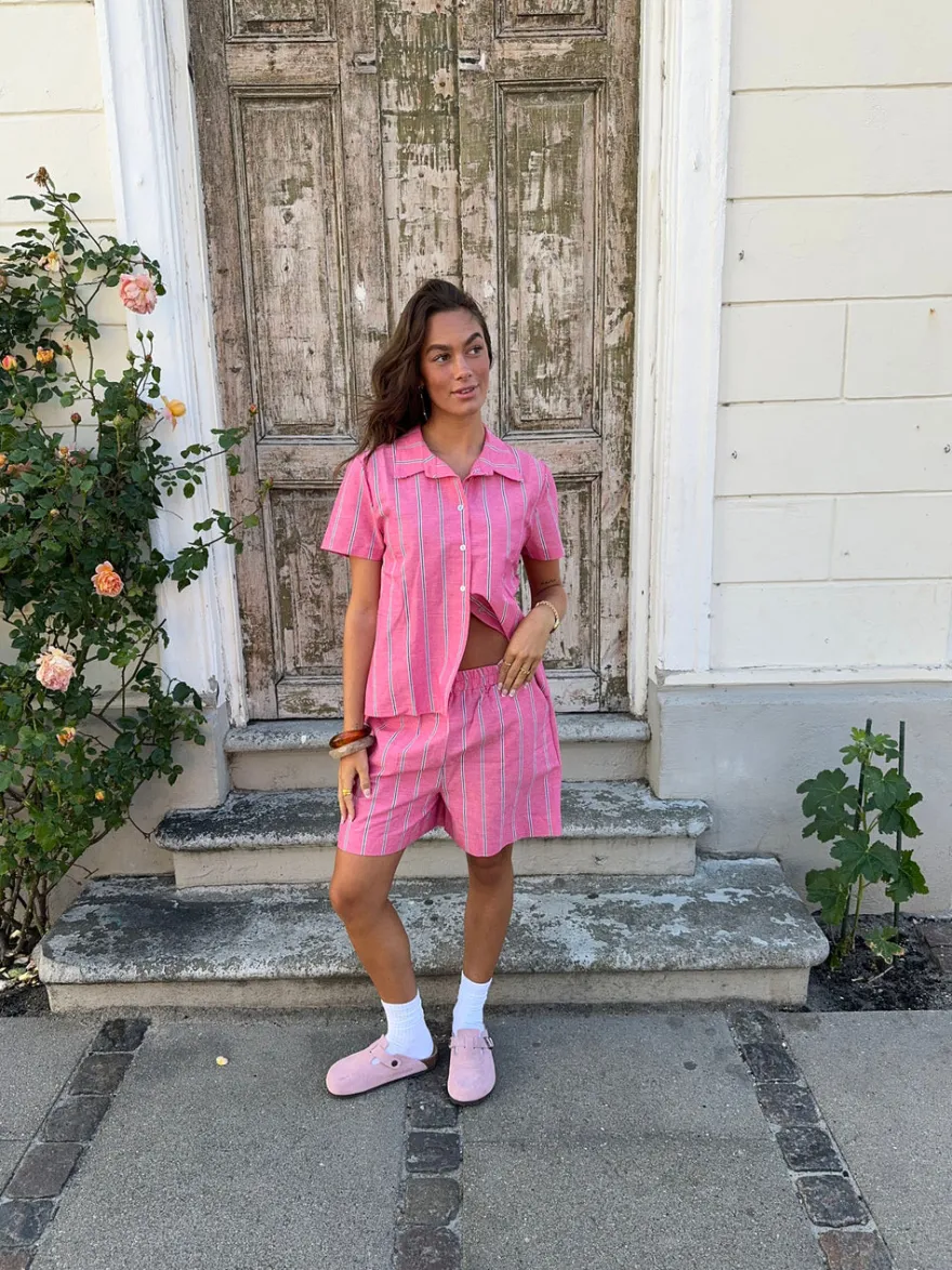 Design By Si Lula shorts med striber - Pink/hvid/sort Sale