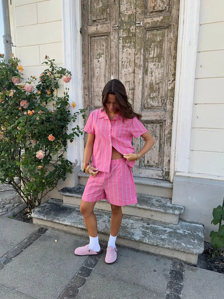 Design By Si Lula shorts med striber - Pink/hvid/sort Sale