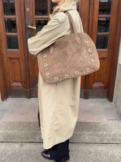 Design By Si Lyra taske med nitter - Brun Clearance