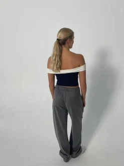 Design By Si Maisy off shoulder top - Navy Outlet