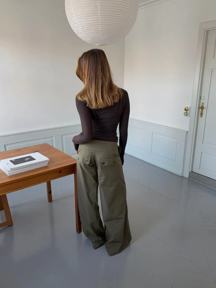Design By Si Maluna bukser med nålestriber - Kaki Online