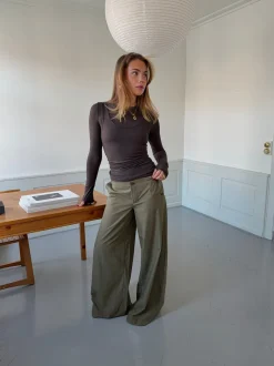 Design By Si Maluna bukser med nålestriber - Kaki Online