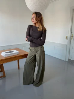 Design By Si Maluna bukser med nålestriber - Kaki Online