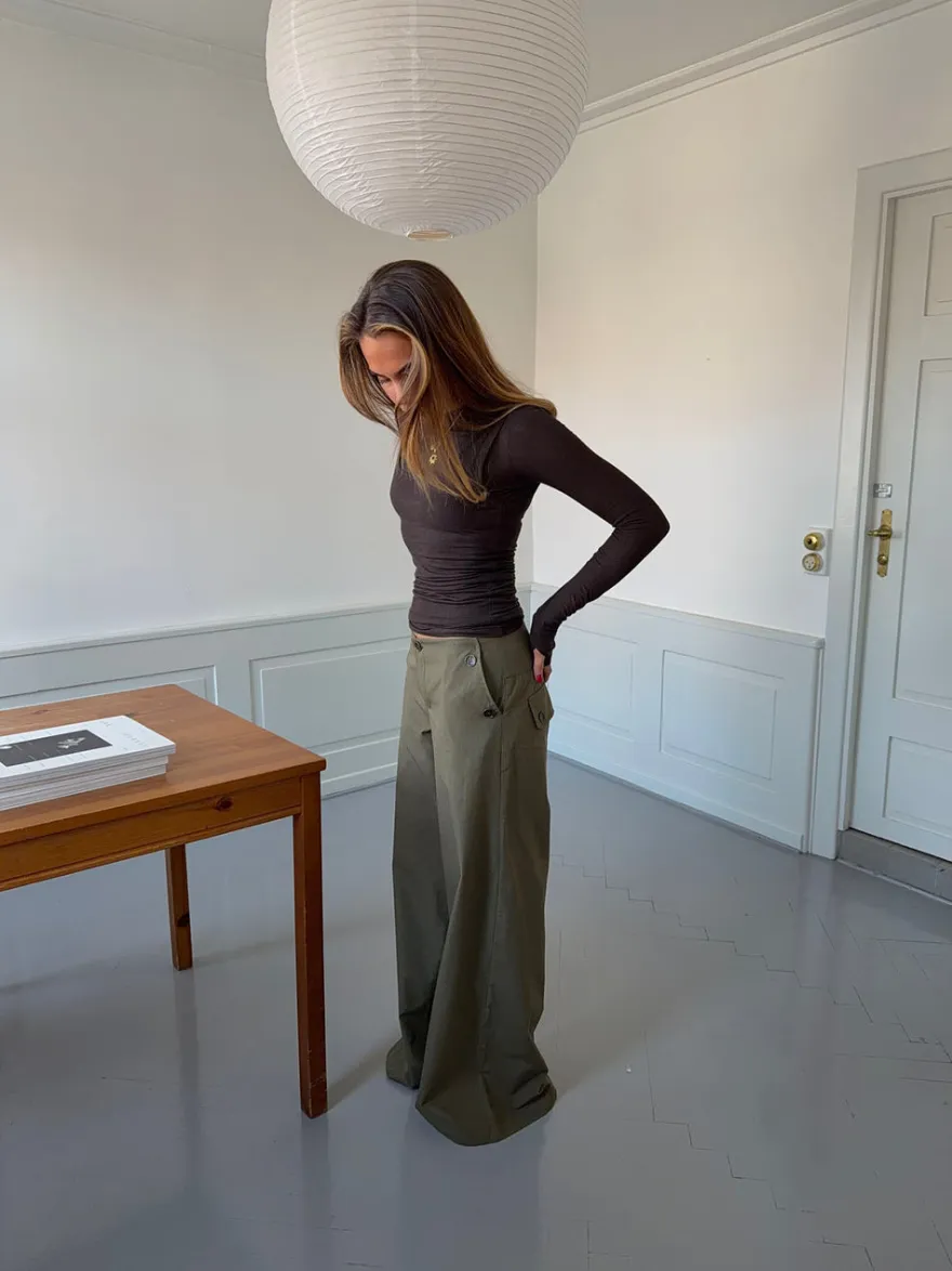 Design By Si Maluna bukser med nålestriber - Kaki Online