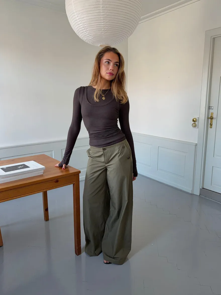 Design By Si Maluna bukser med nålestriber - Kaki Online