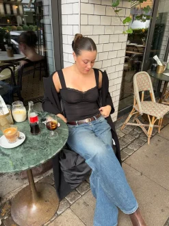 Design By Si Mandaline tanktop med blondedetalje - Sort New