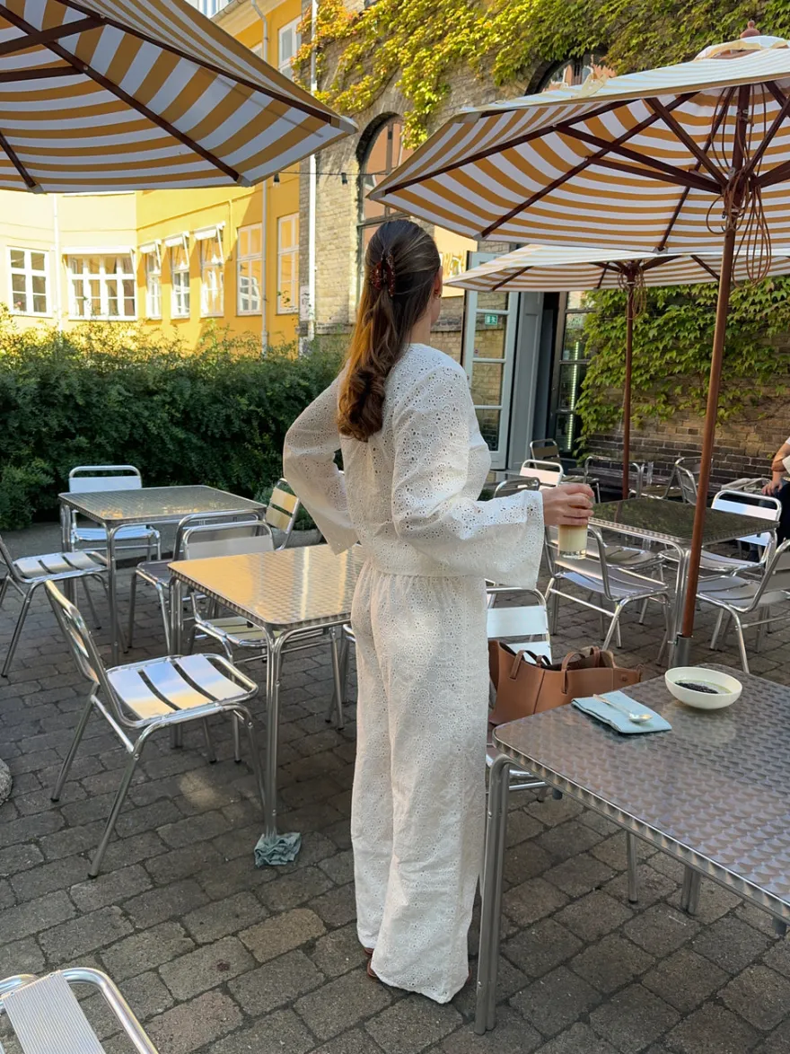 Design By Si Mathilde Ravn bukser med stort broderi - Hvid
