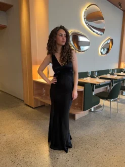 Design By Si Miana maxi satinkjole - Sort Discount