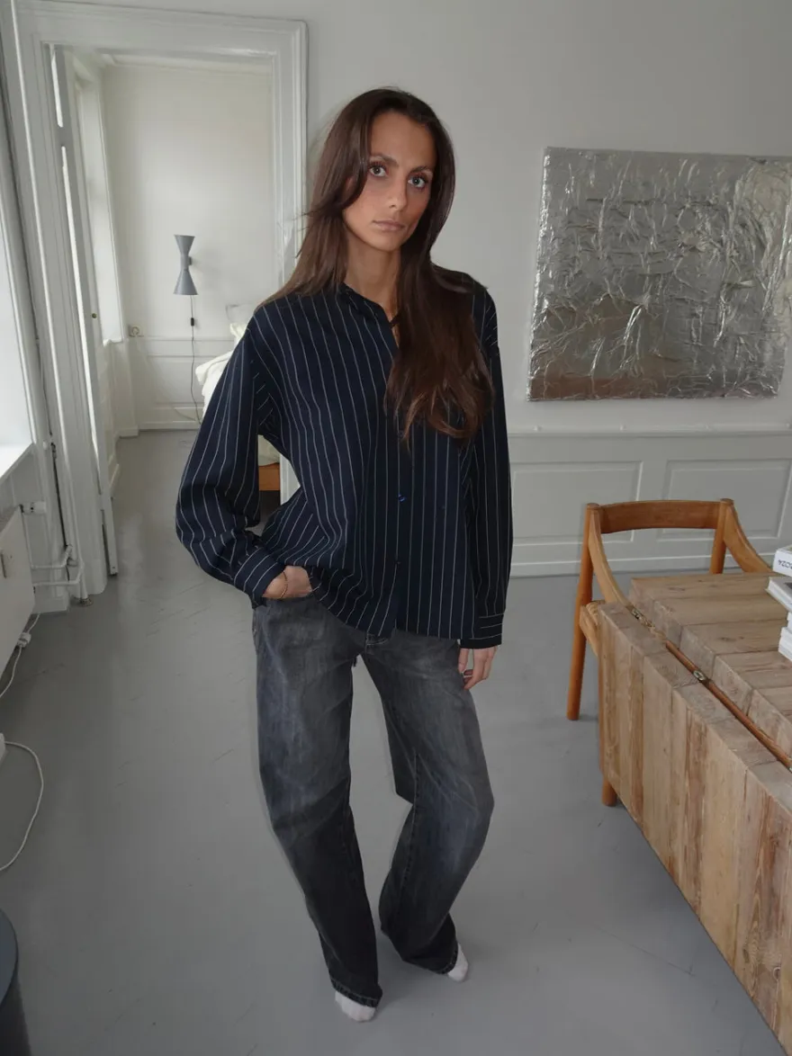 Design By Si Miki stribet skjorte med åben ryg - Mørk navy Sale