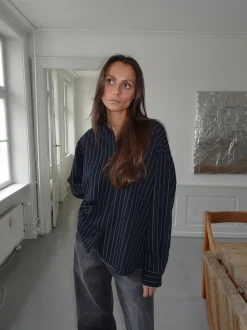 Design By Si Miki stribet skjorte med åben ryg - Mørk navy Sale
