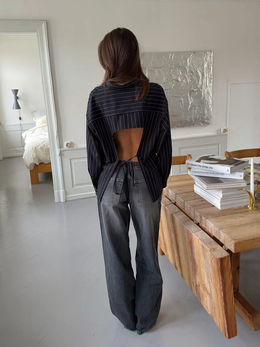 Design By Si Miki stribet skjorte med åben ryg - Mørk navy Sale