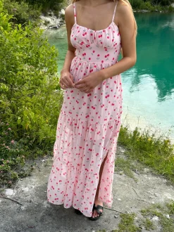 Design By Si Mirelle maxikjole med kirsebærprint Outlet
