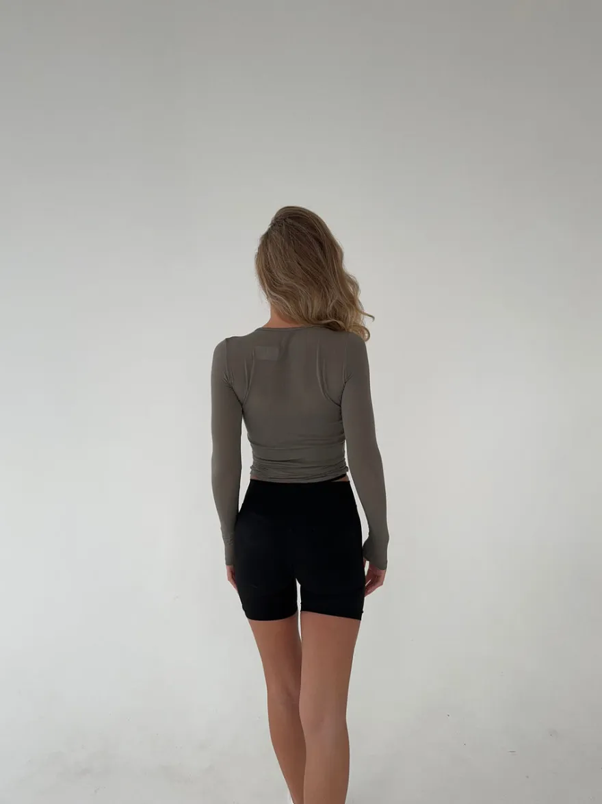 Design By Si Motion wrap bluse - Ash Online