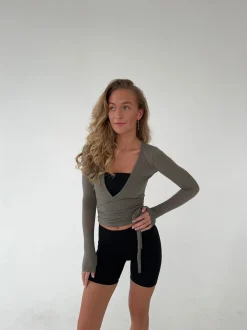 Design By Si Motion wrap bluse - Ash Online