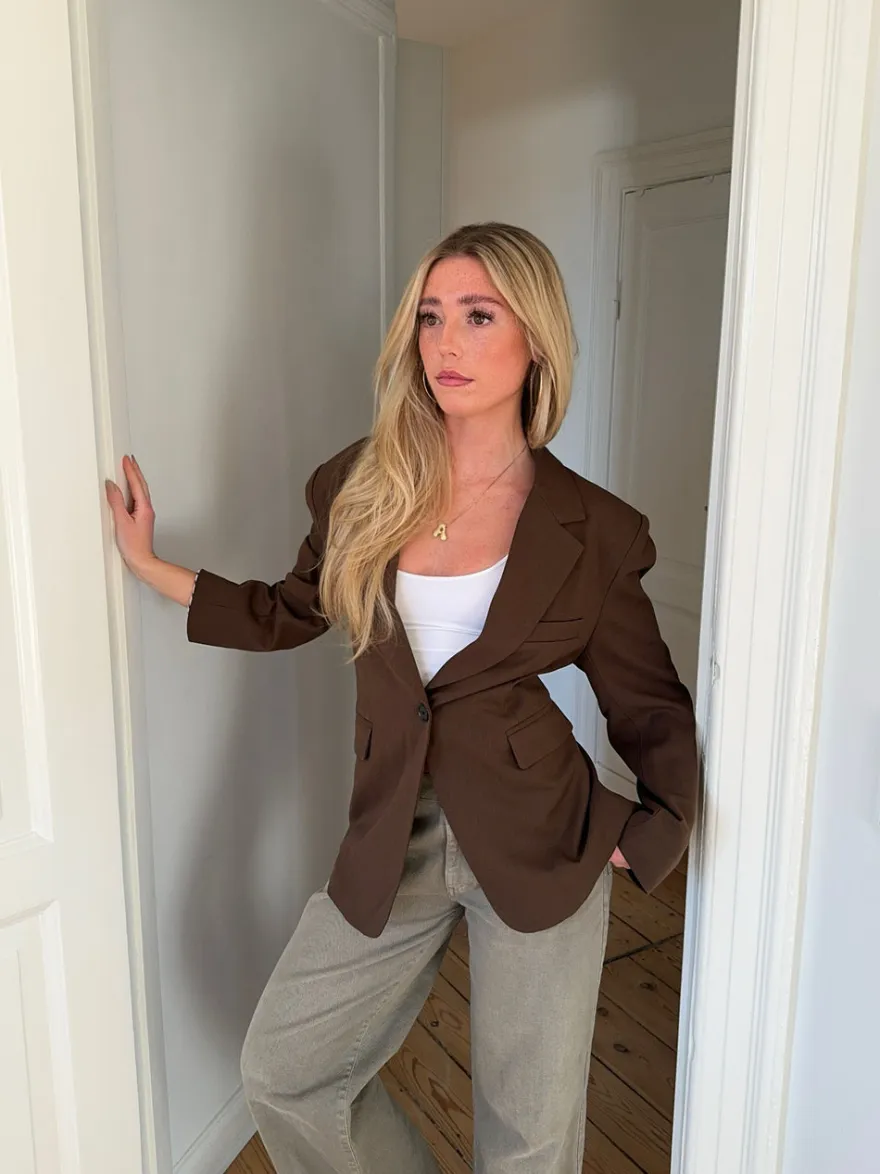Design By Si Myna figursyet blazer - Brun Discount