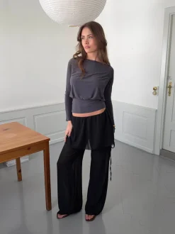 Design By Si Nadina bukser med nederdel - Sort Online