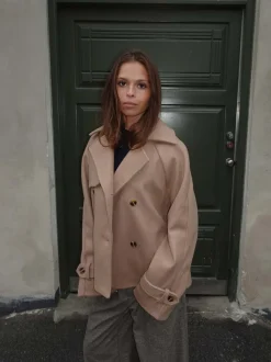 Design By Si Patricia kort trenchcoat - Beige Best