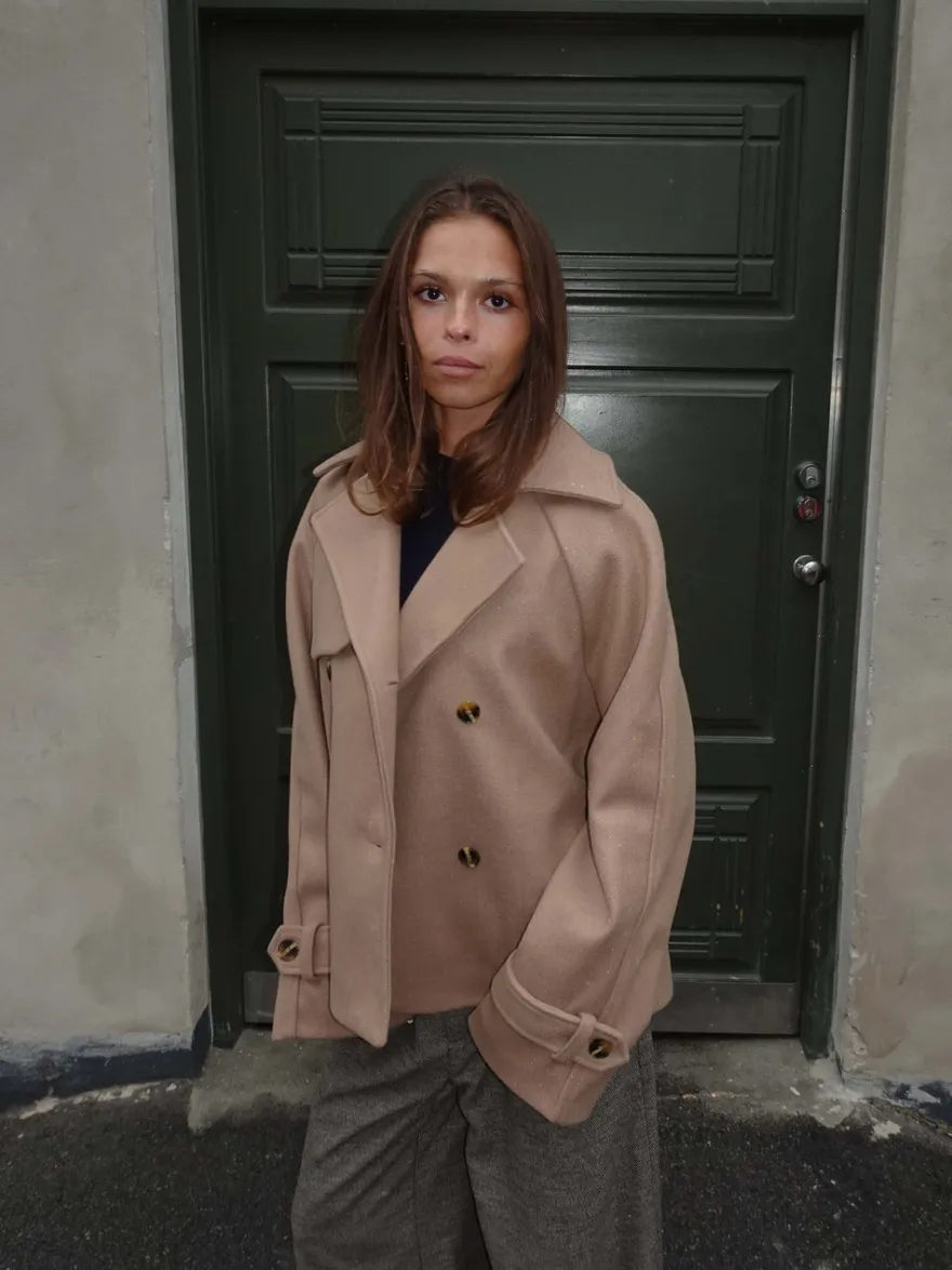 Design By Si Patricia kort trenchcoat - Beige Best