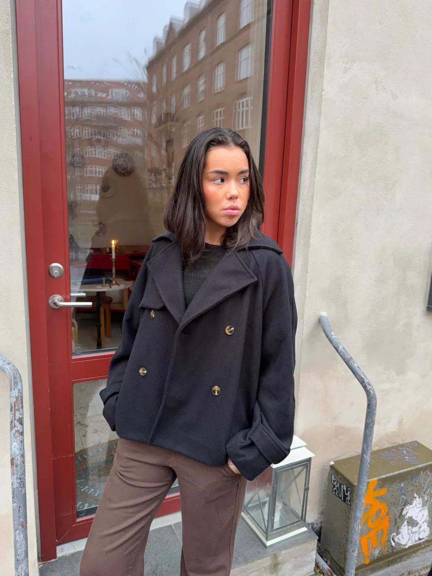 Design By Si Patricia kort trenchcoat - Sort Discount
