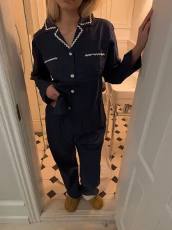 Design By Si Pinja pyjamas sæt - Navy/hvid