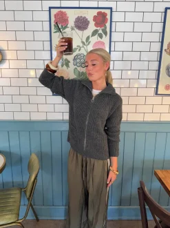 Design By Si Pluto cardigan med lynlås - Grå