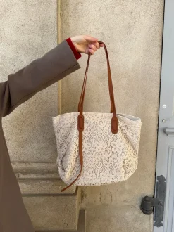 Design By Si Porto Alegre skuldertaske med blonde - Beige Clearance
