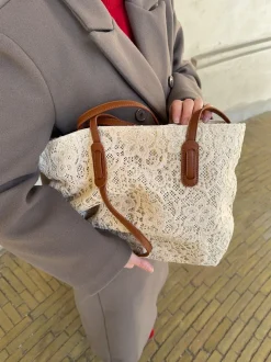 Design By Si Porto Alegre skuldertaske med blonde - Beige Clearance