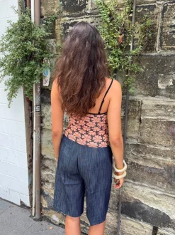 Design By Si Rania top med blomster - Sort/orange Hot