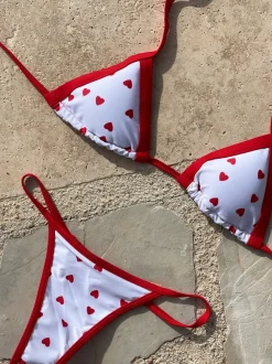 Design By Si Rosella bikini med hjerter - Hvid/rød Discount