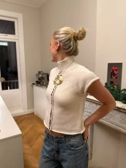 Design By Si Scandivv kortærmet strik med knapper - Beige/off white Online