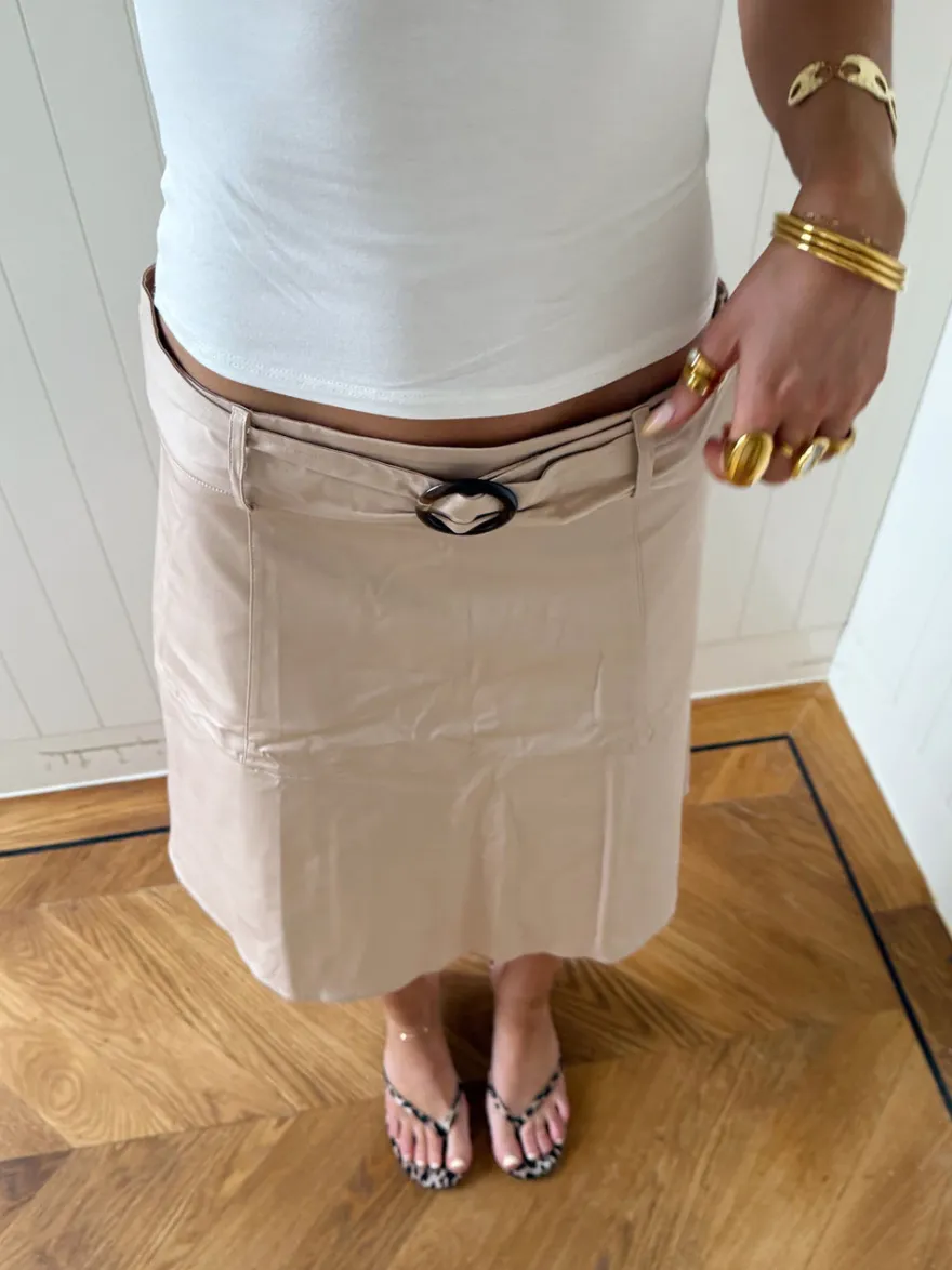 Design By Si Scandivv nederdel med bælte - Beige Clearance