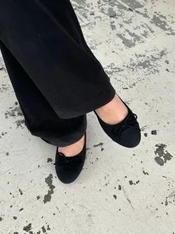 Design By Si Segovia ballerina sko med sløjfe - Sort Clearance