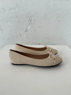 Design By Si Segovia ballerina sko med sløjfe - Off white Clearance
