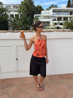 Design By Si Sibilia top med blomster - Orange/sort Online