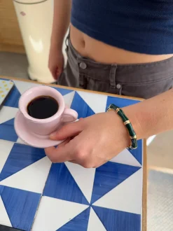 Design By Si Sola armbånd med guld detaljer - Mørke Grøn Hot