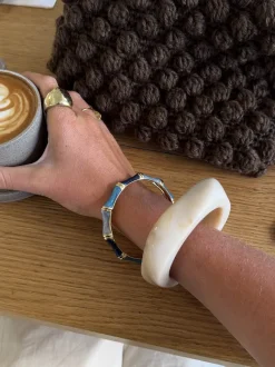 Design By Si Sola armbånd med striber - Blå nuancer Online
