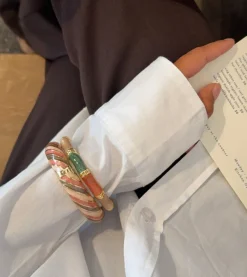 Design By Si Sola armbånd med striber - Grøn/off white/brun/guld