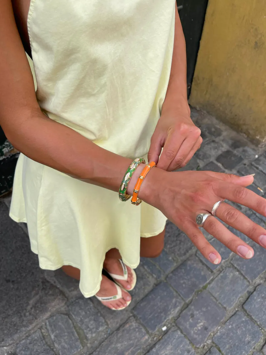 Design By Si Sola armbånd med striber - Orange/guld Clearance