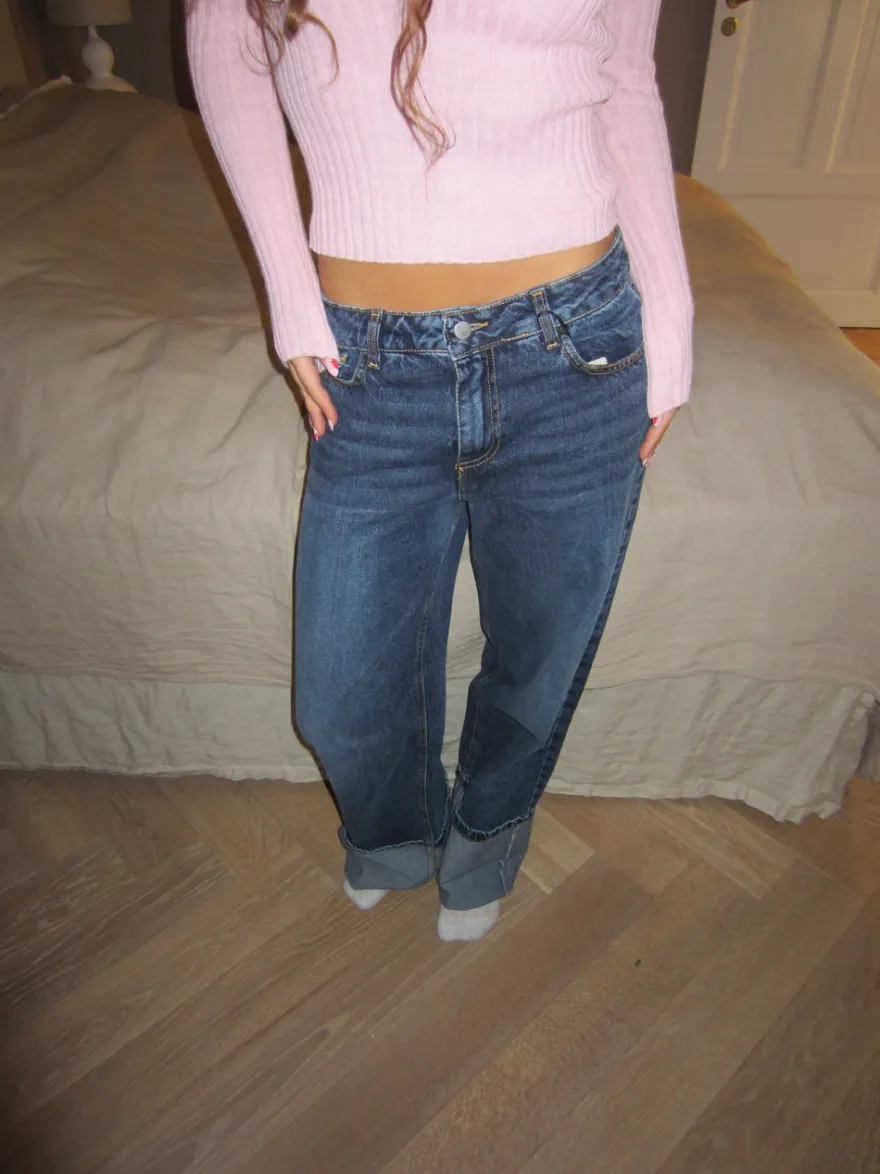 Design By Si Sonya jeans med opsmøg - Blå denim Clearance