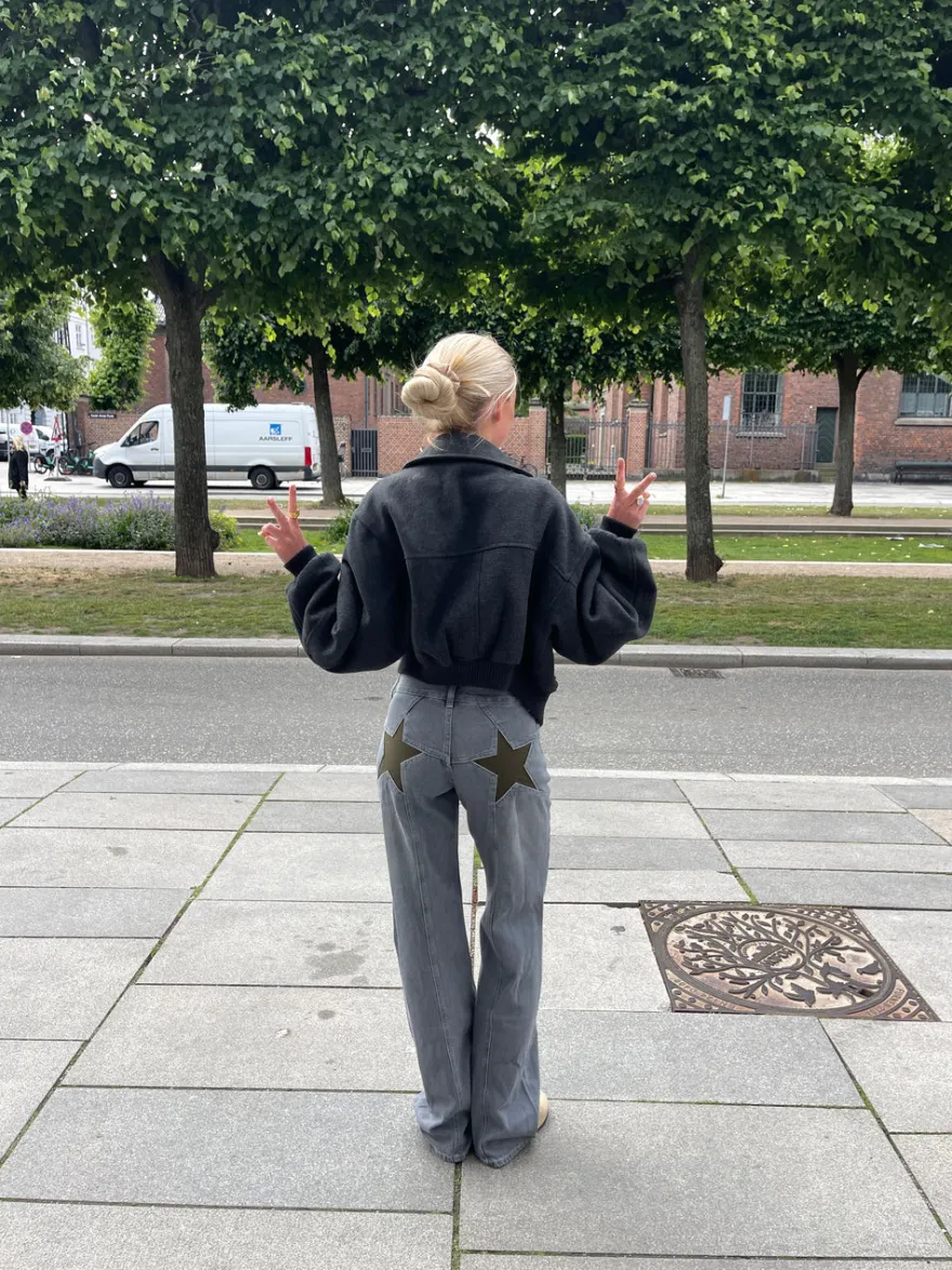 Design By Si Star jeans med kaki stjerner - Grå