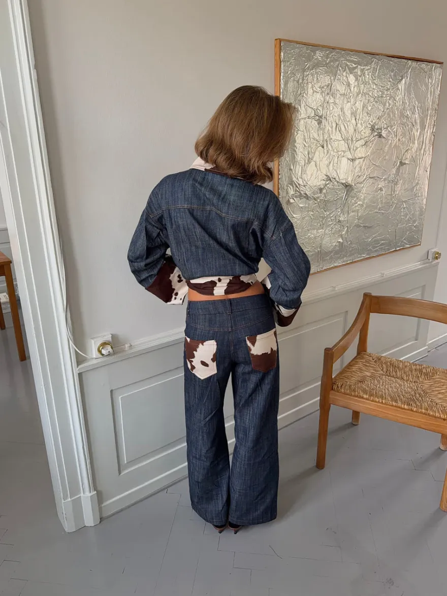 Design By Si Suivinia jeans med koprint - Blå Online