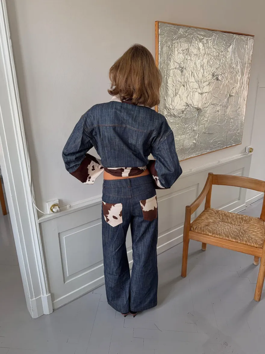 Design By Si Suivinia jeans med koprint - Blå Online