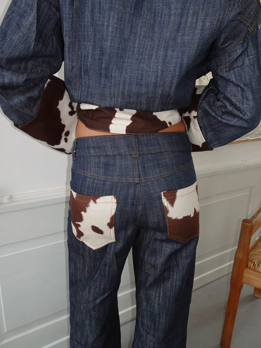 Design By Si Suivinia jeans med koprint - Blå Online