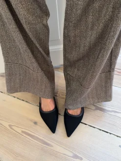 Design By Si Suzanne slingback hæle med detaljer - Sort Clearance