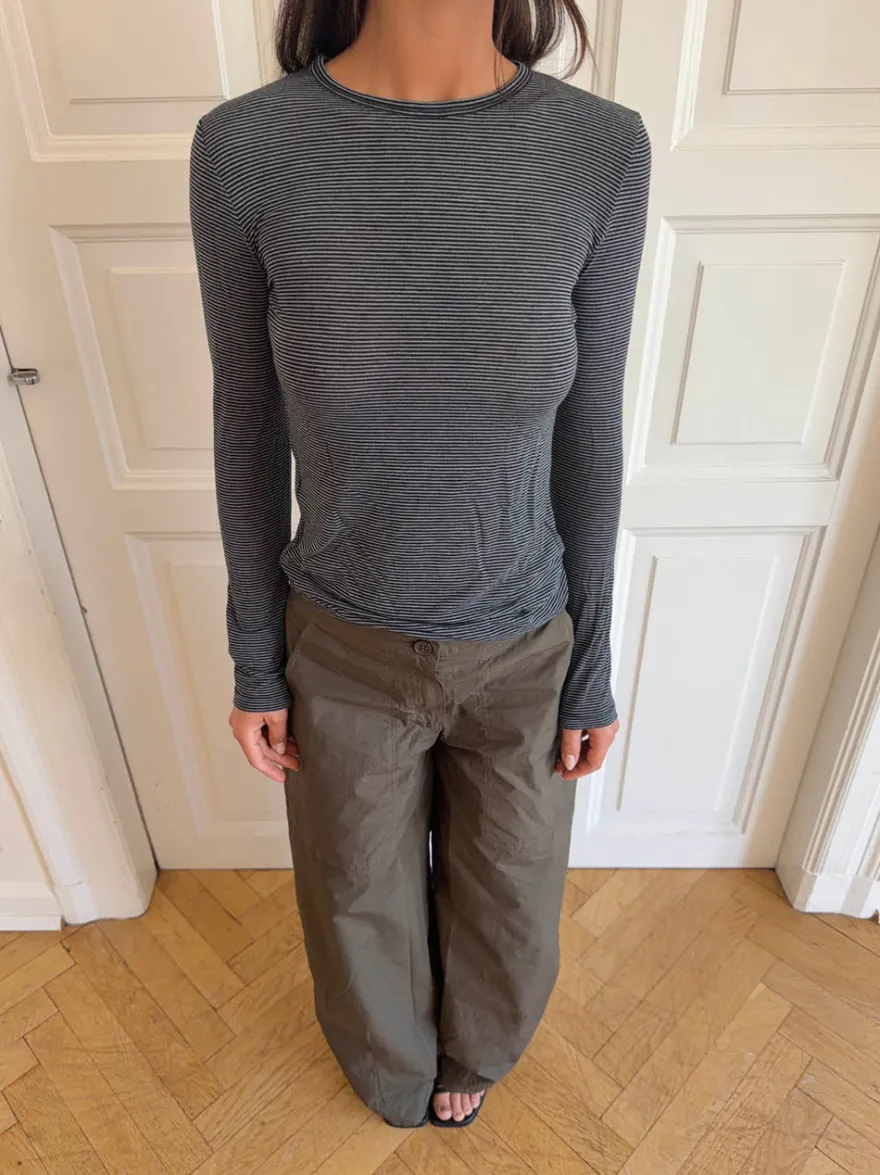Design By Si Suzy bluse med striber - Sort og grå