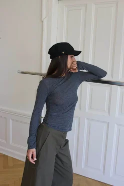 Design By Si Suzy bluse med striber - Sort og grå