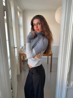 Design By Si Swela striktrøje med turtleneck - Lyseblå/mørkeblå Sale