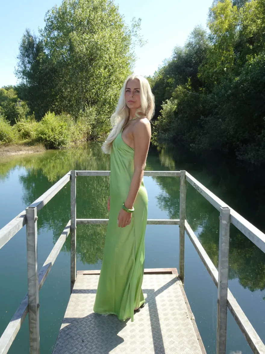 Design By Si Talia halterneck kjole i satin - Grøn Online