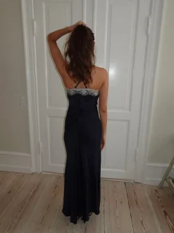 Design By Si Tena kjole med blondedetaljer - Navy/hvid Sale