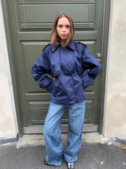 Design By Si Tenny kort trenchcoat - Navy Sale